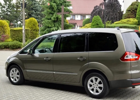 Ford Galaxy cena 36000 przebieg: 215000, rok produkcji 2010 z Leszno małe 29